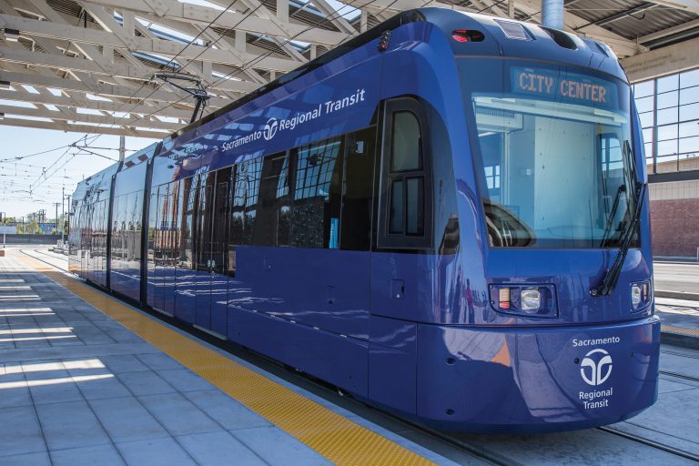 light-rail-modernization-new-low-floor-light-rail-vehicles